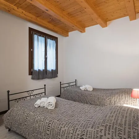 Dimora San Zeno 4 With 5 Sleeps *