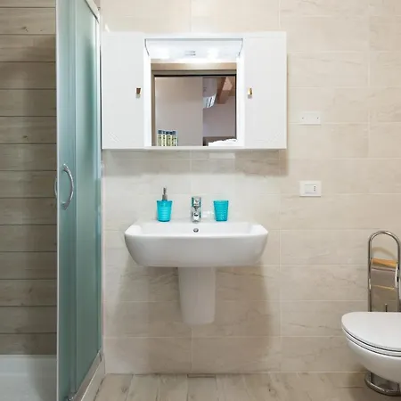 Dimora San Zeno 4 With 5 Sleeps Apartamento *